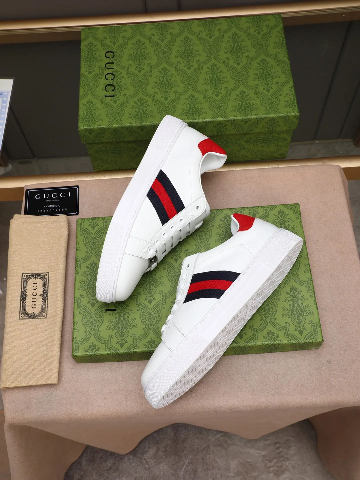 Men's shoes 💰400 [running volume version] GUGGI white shoe series! The fabric is made of imported cowhide➕Gucci special material➕sheep lining➕original rubber outsole, men's size 38-44 (45 can be customized)